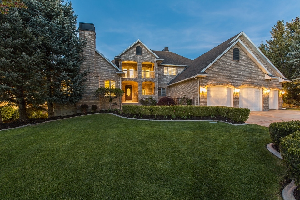 “Sneak a Peek!” Stunning Sandy Luxury Home